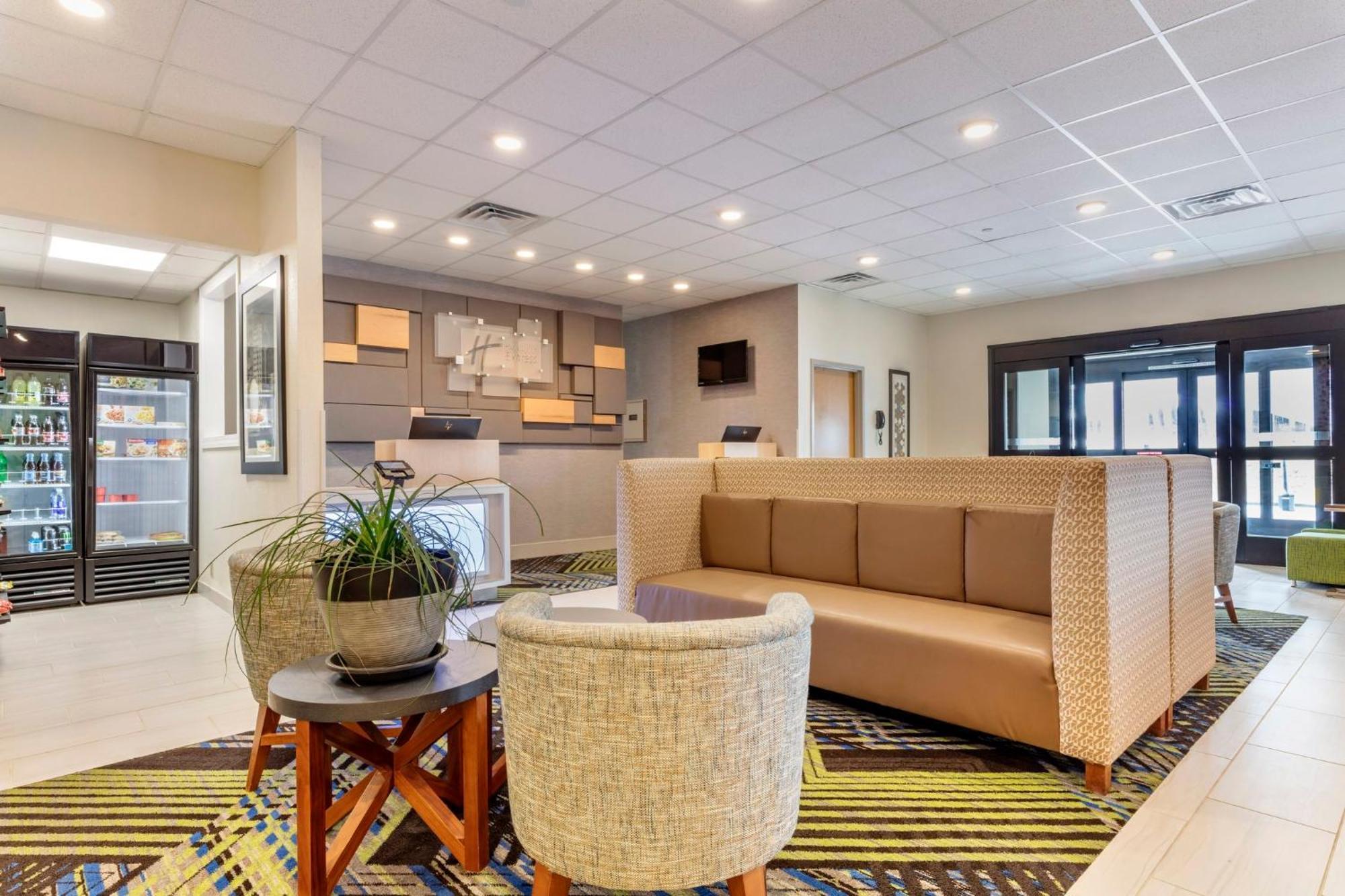 Holiday Inn Express Metropolis By Ihg Dış mekan fotoğraf