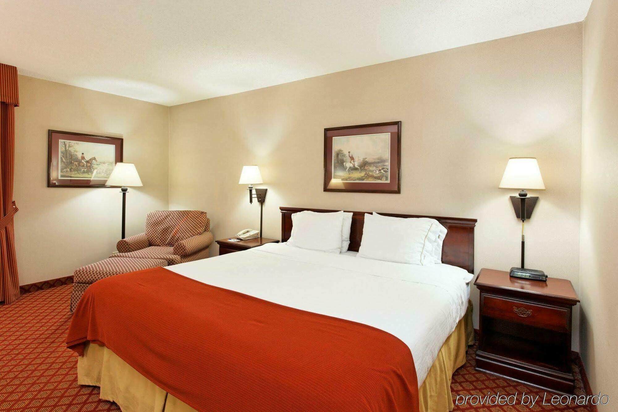 Holiday Inn Express Metropolis By Ihg Dış mekan fotoğraf