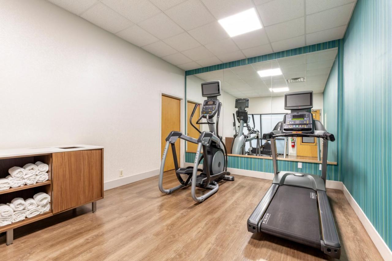 Holiday Inn Express Metropolis By Ihg Dış mekan fotoğraf