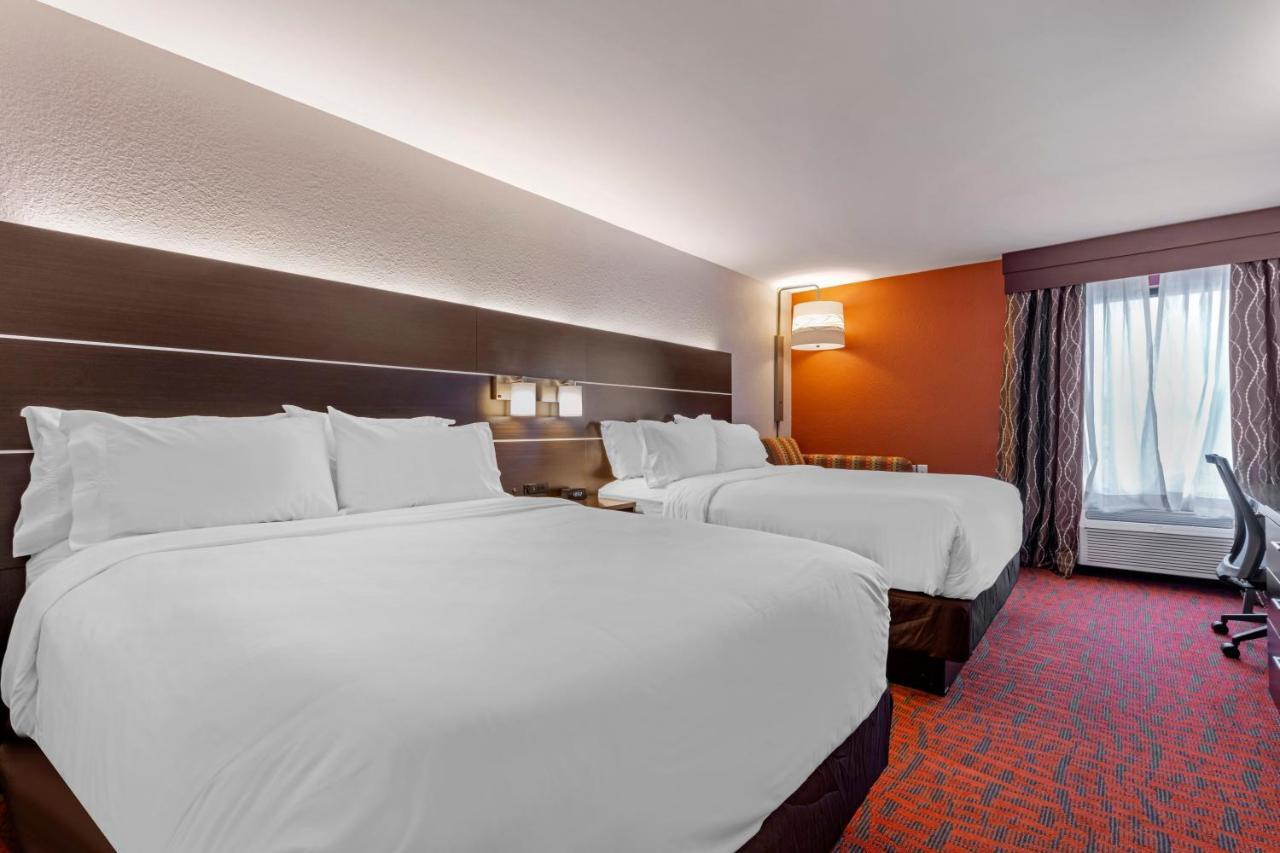 Holiday Inn Express Metropolis By Ihg Dış mekan fotoğraf
