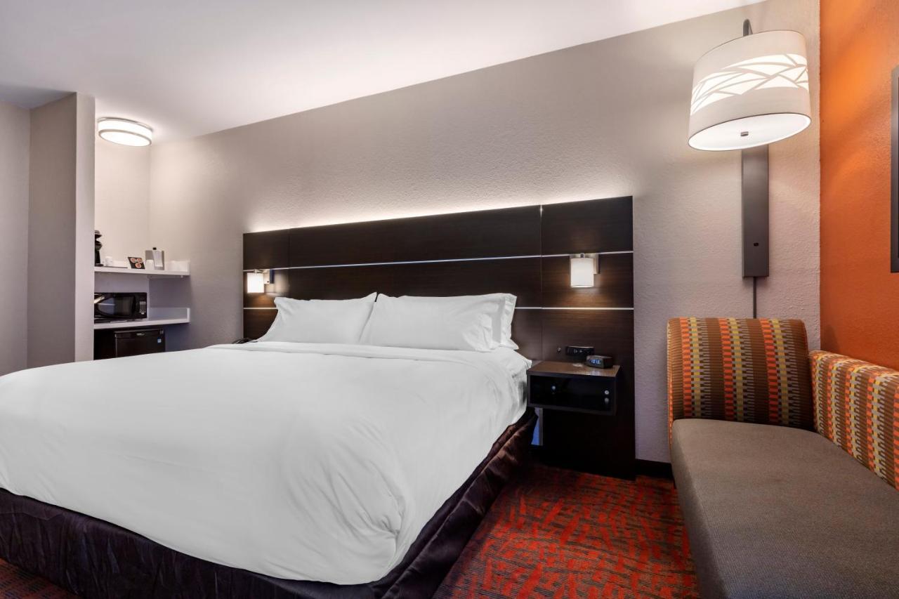 Holiday Inn Express Metropolis By Ihg Dış mekan fotoğraf